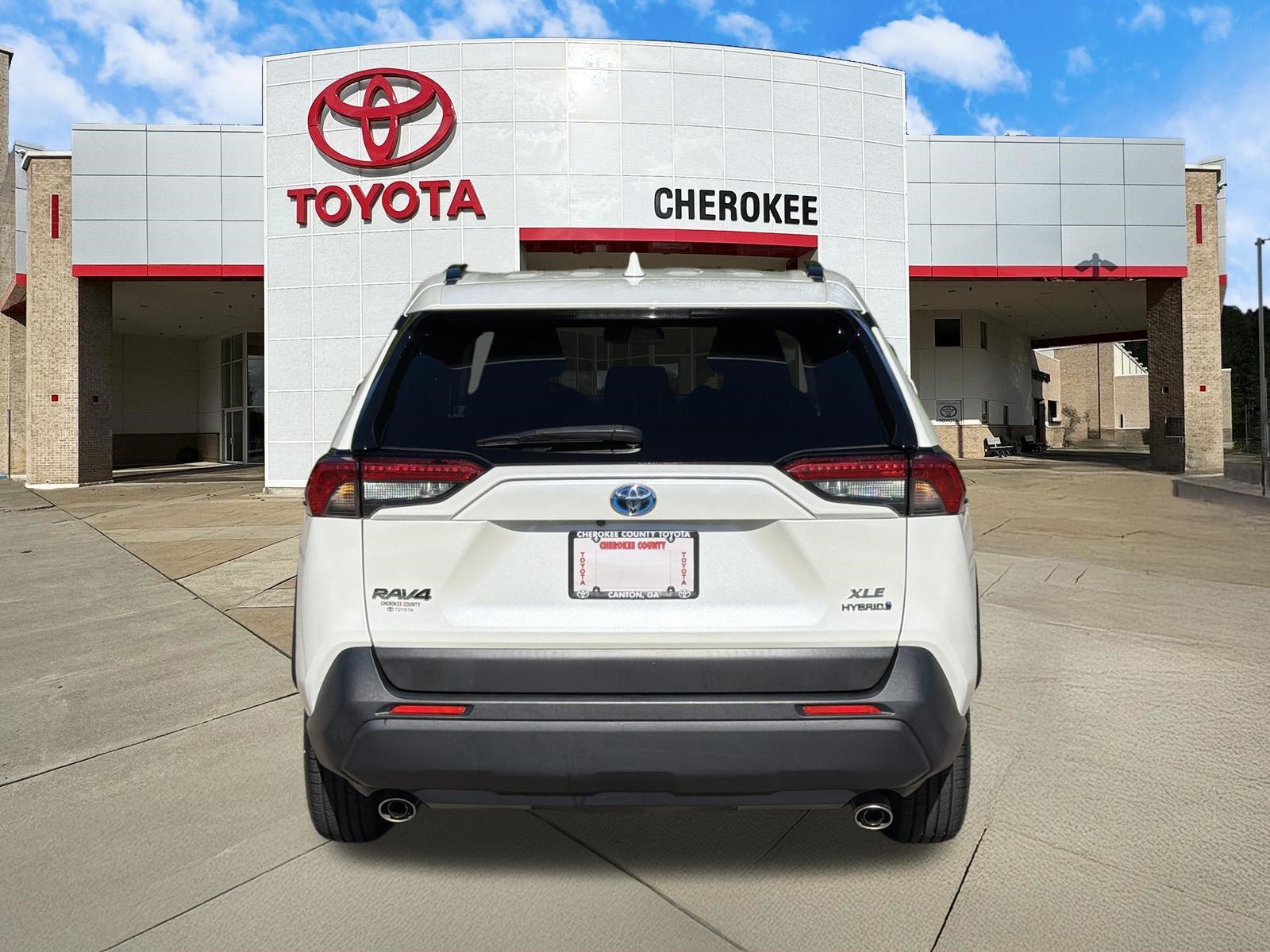 Used 2022 Toyota RAV4 XLE Premium AWD/4WD image 6