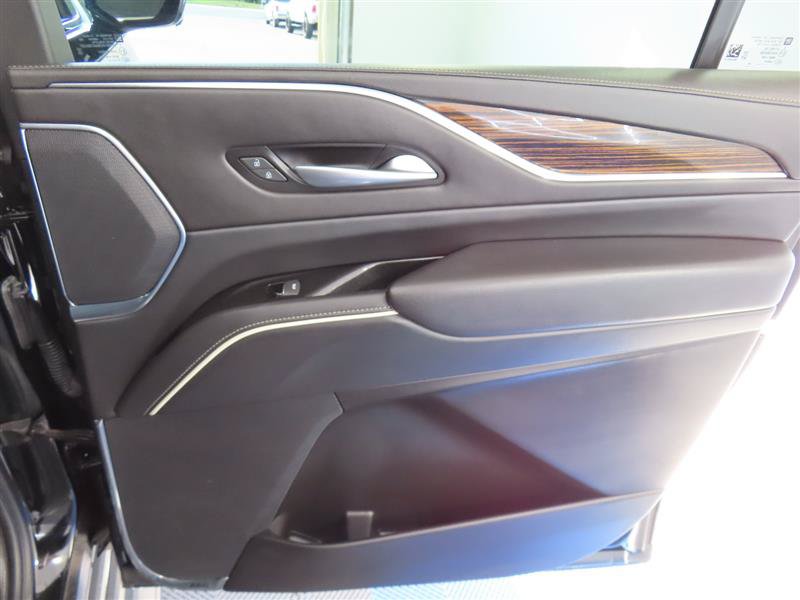 Used 2024 Cadillac Escalade ESV Luxury AWD/4WD image 38