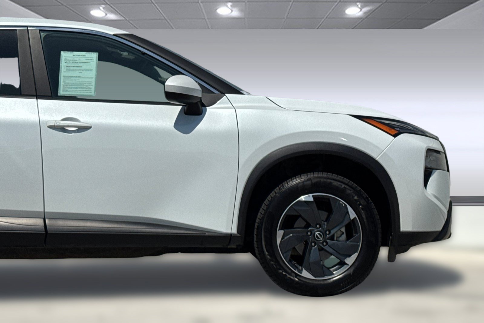 Used 2025 Nissan Rogue SV AWD/4WD image 35