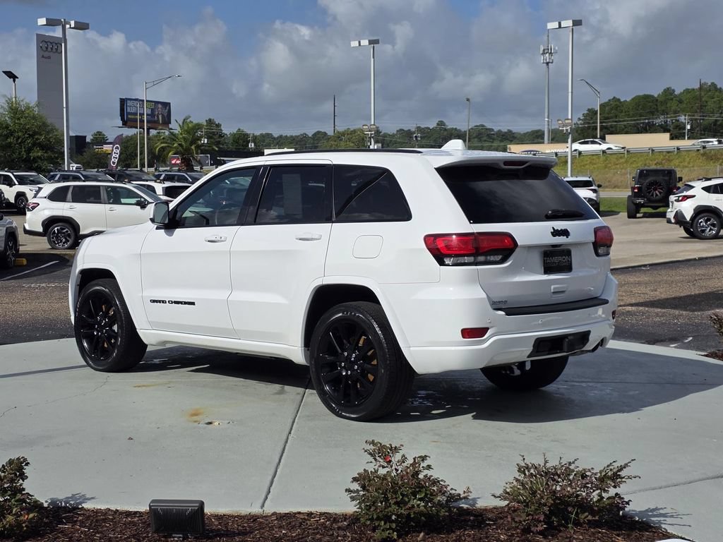 Used 2021 Jeep Grand Cherokee Laredo X RWD image 4