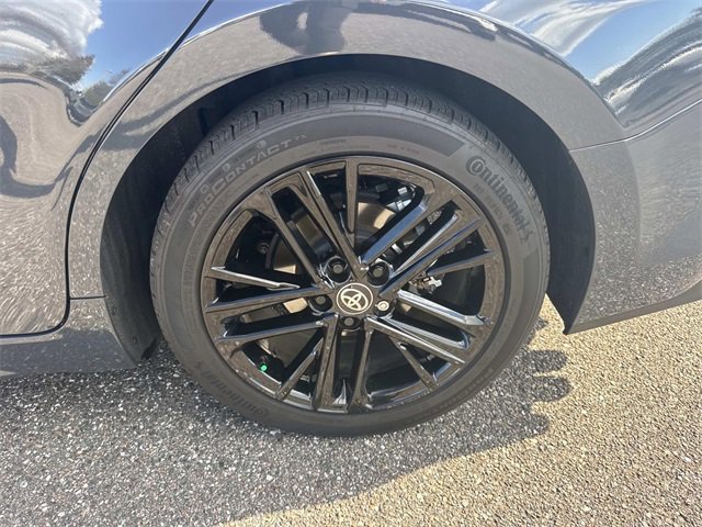 Used 2025 Toyota Camry SE image 11