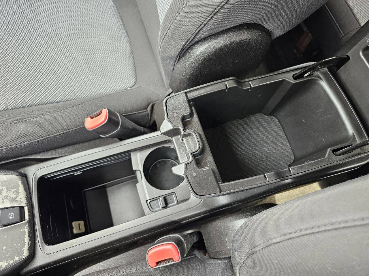 Used 2013 Chevrolet Captiva Sport LS FWD image 32
