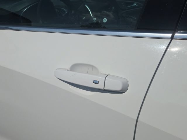 Used 2020 Chevrolet Malibu LT FWD image 17