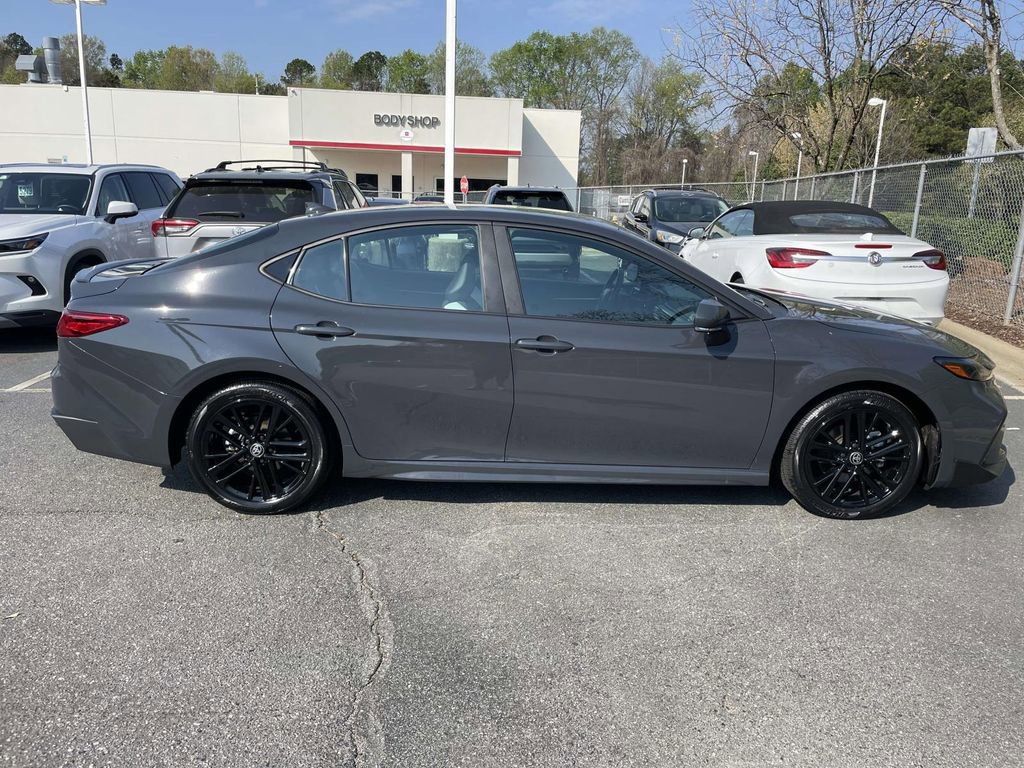 Used 2025 Toyota Camry SE image 12
