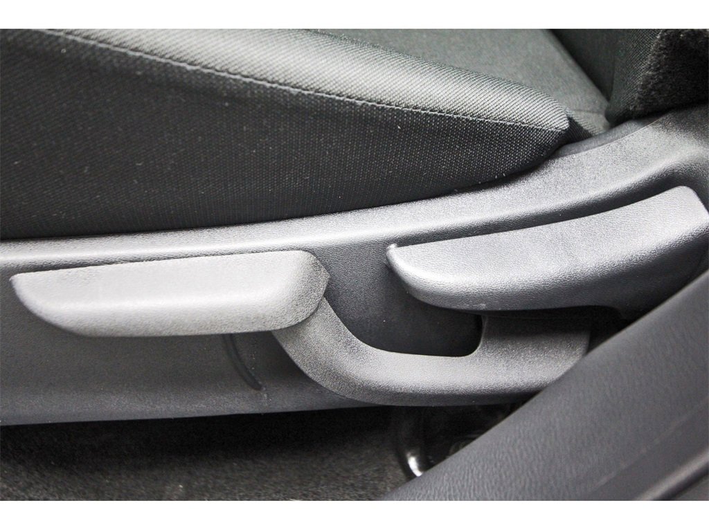 Used 2025 Nissan Kicks Play S image 28