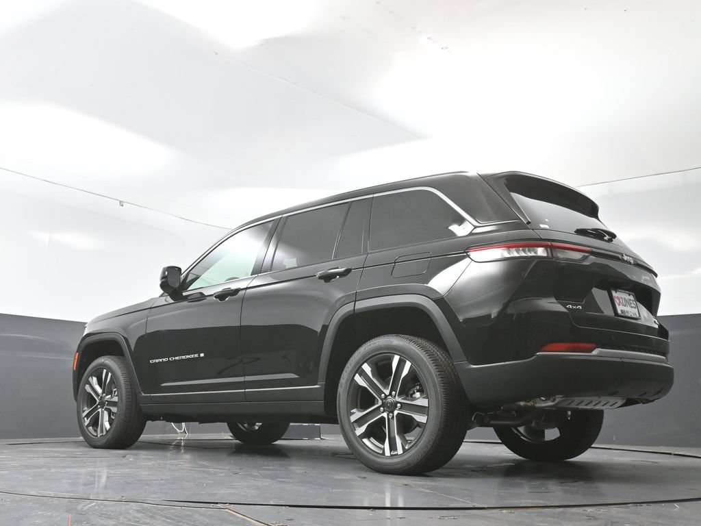New 2027 Jeep Grand Cherokee Limited AWD/4WD image 42