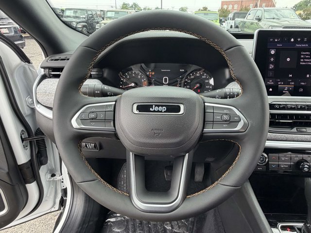 New 2026 Jeep Compass Latitude AWD/4WD image 12