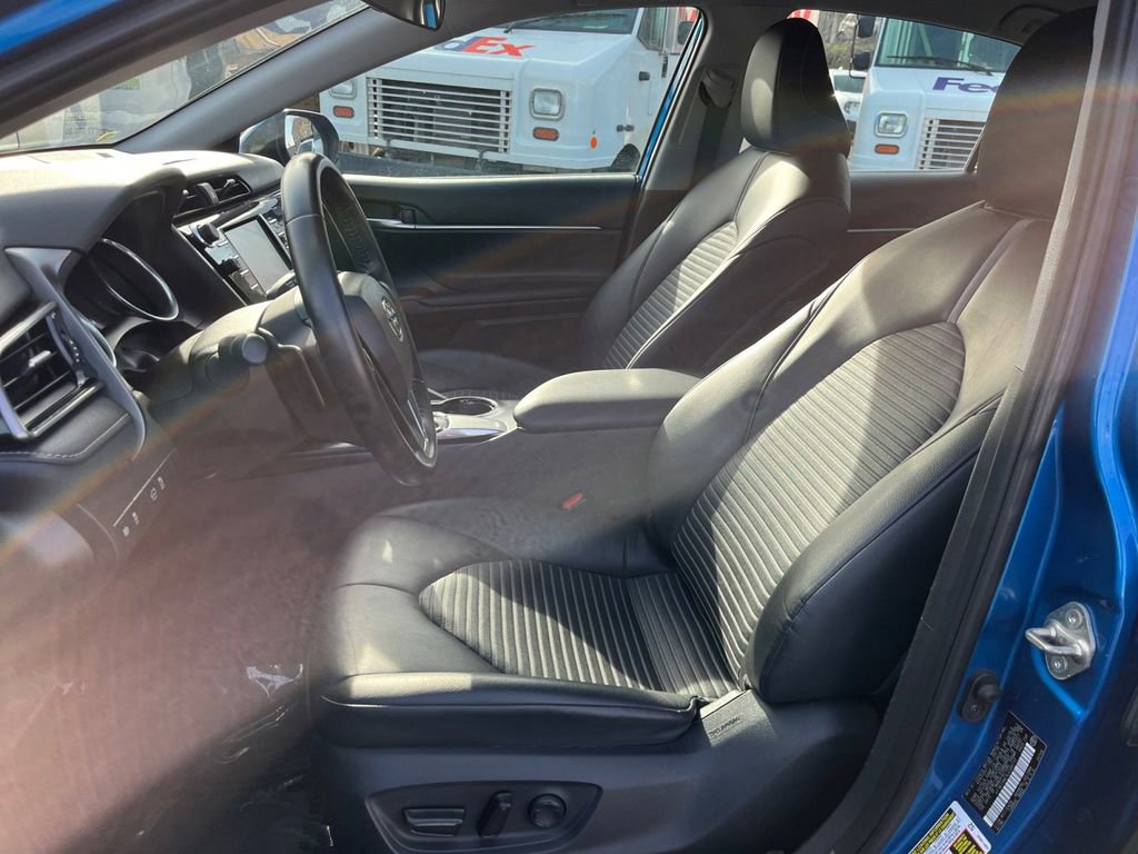Used 2020 Toyota Camry SE image 9