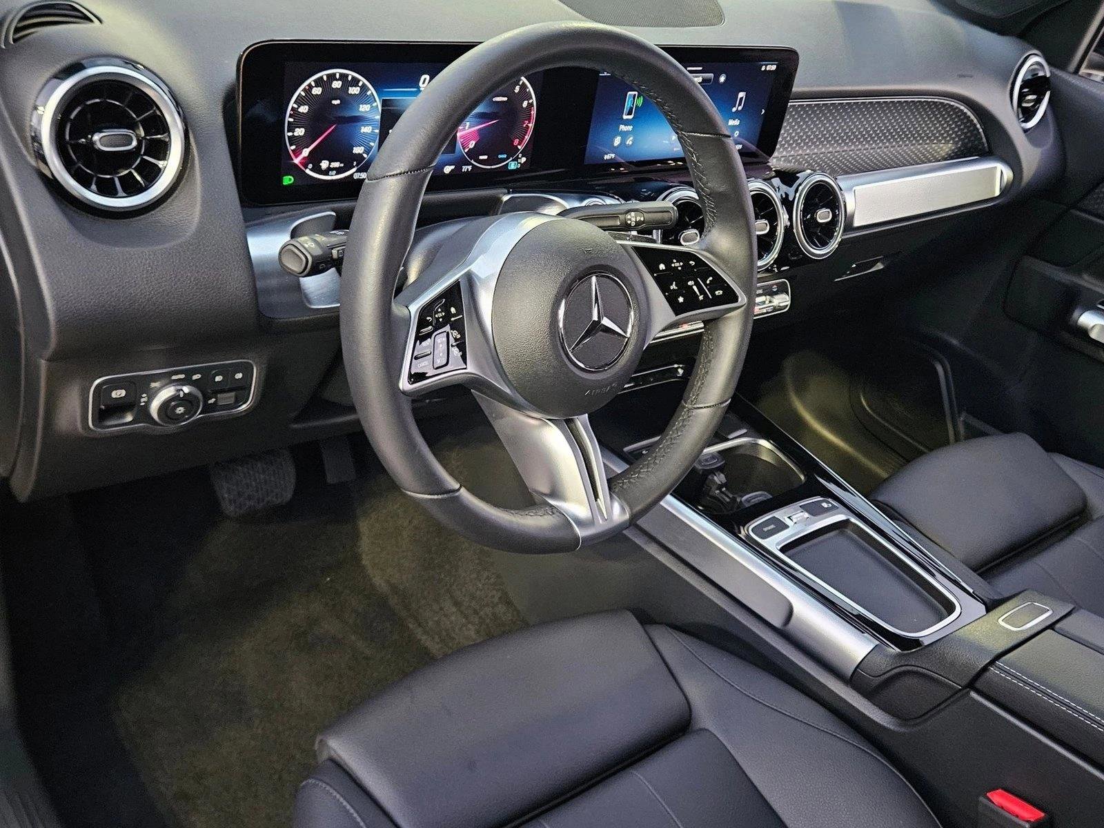 Used 2025 Mercedes-Benz GLB 250 image 10