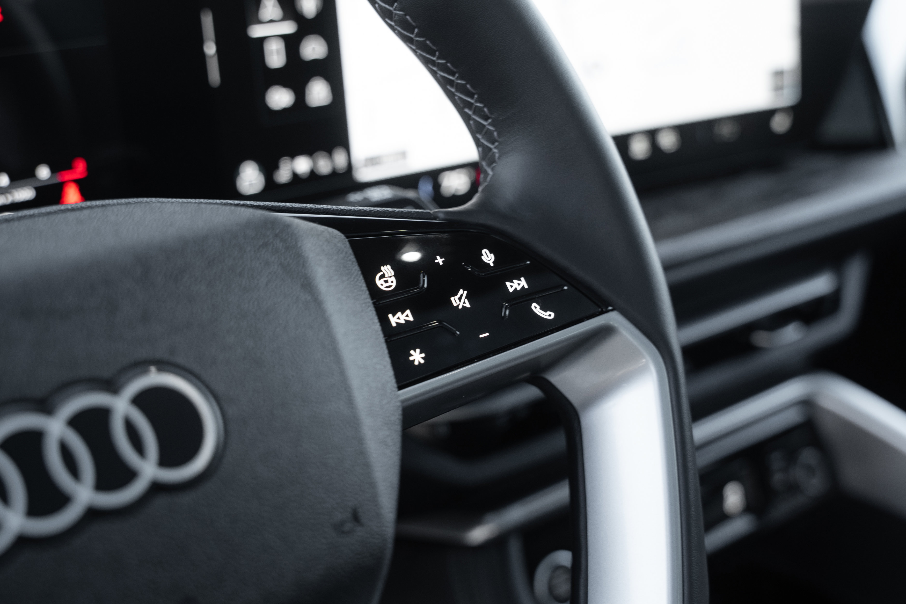 Certified 2025 Audi Q5 Premium w/ Convenience Package image 12