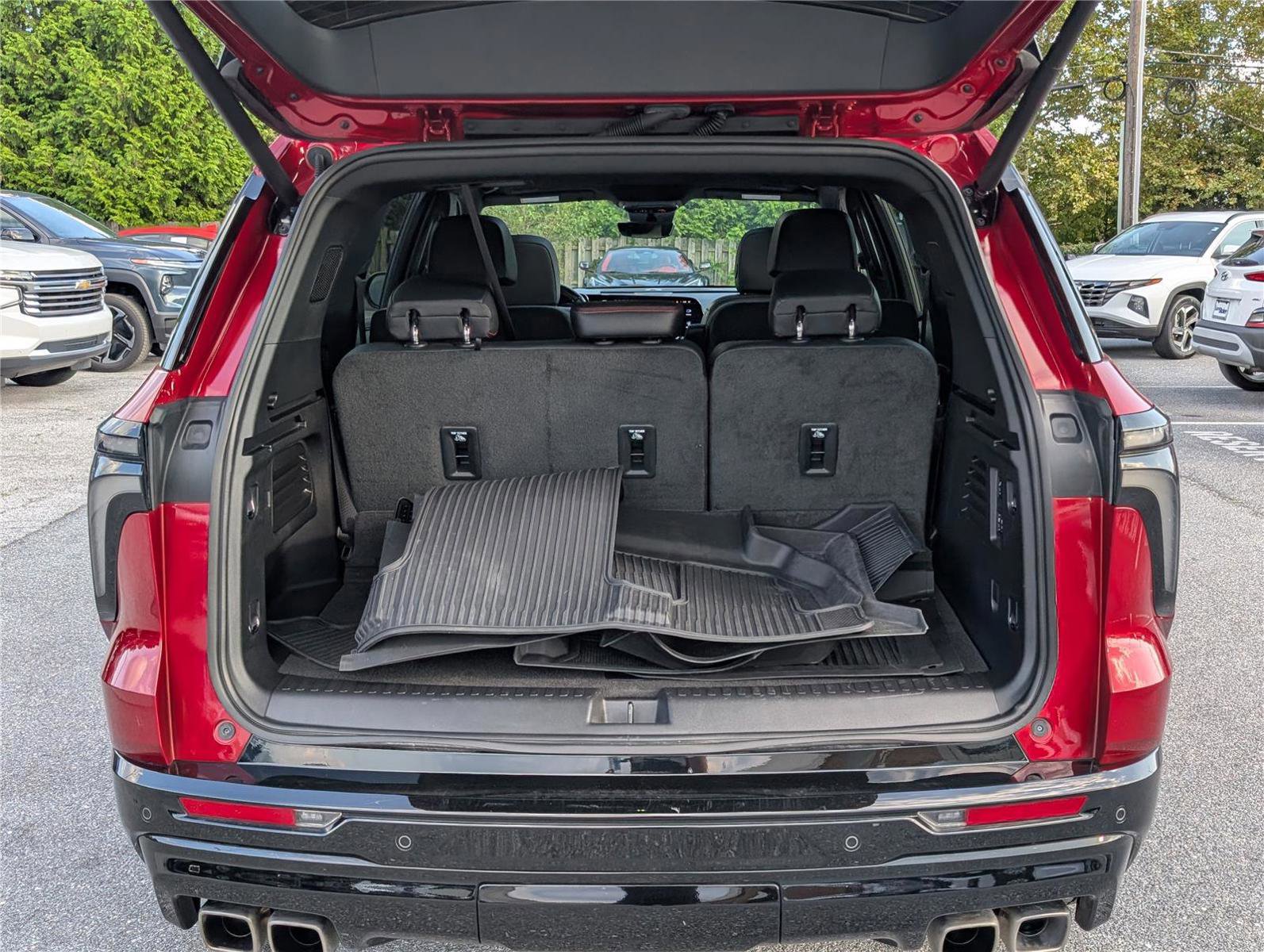 Used 2024 Chevrolet Traverse RS w/ LPO, Floor Liner Package image 15