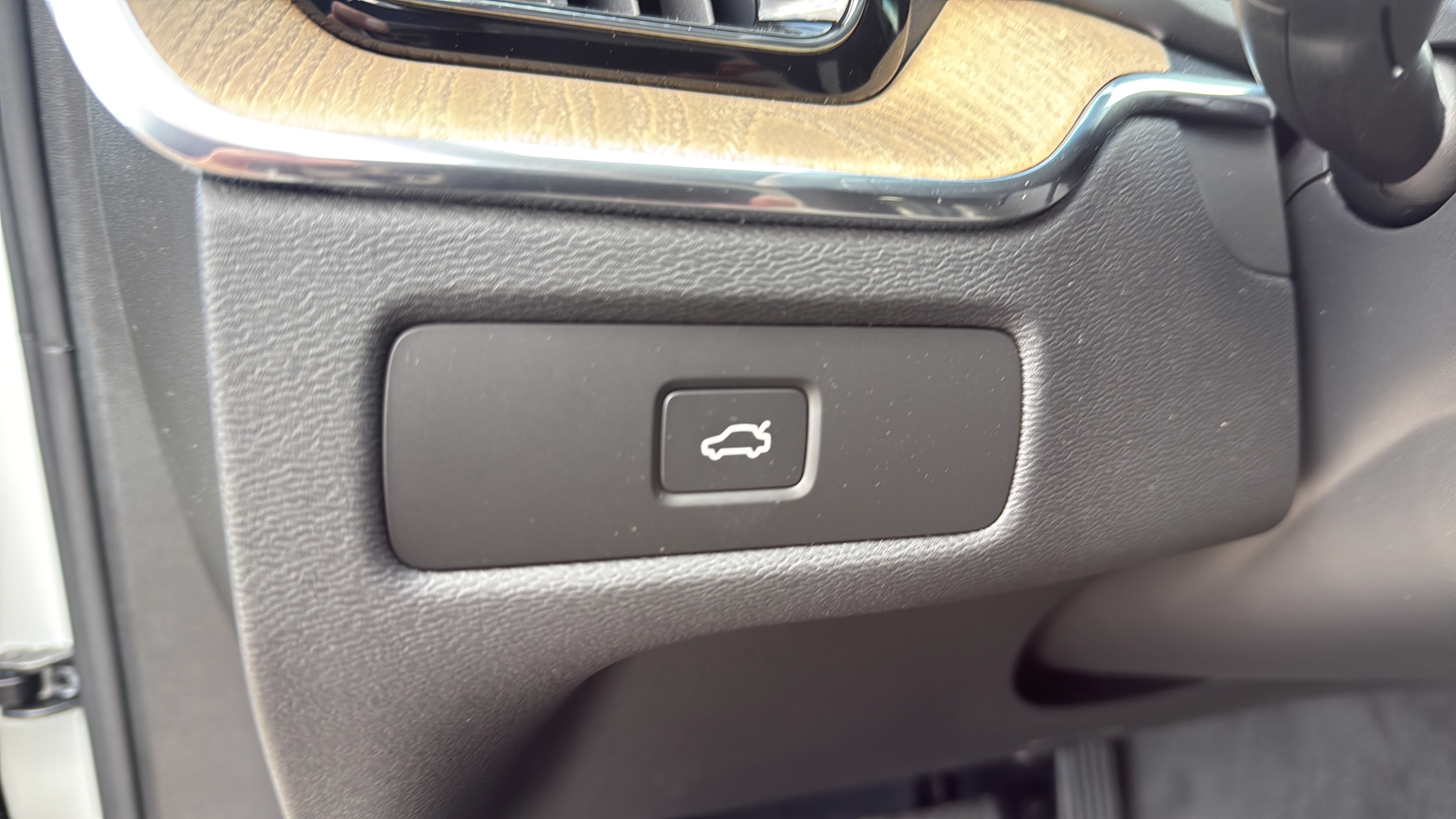Used 2026 Volvo XC60 B5 Plus w/ Protection Package Premier AWD/4WD image 13