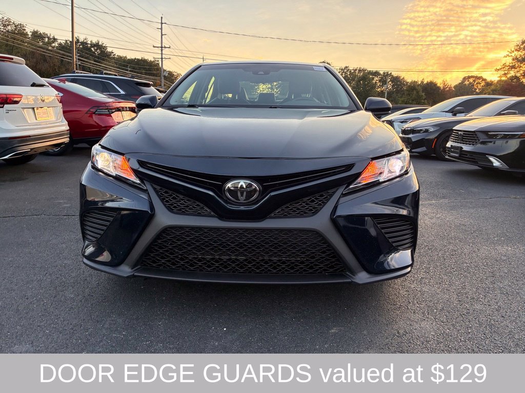 Used 2019 Toyota Camry SE FWD image 2