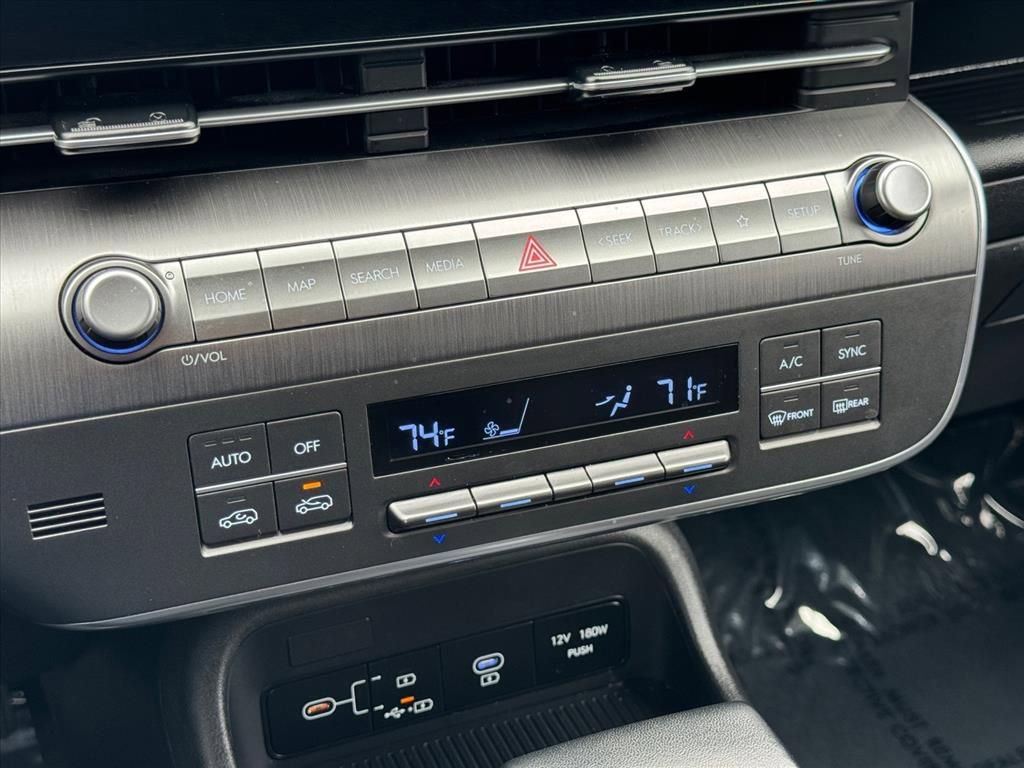 Used 2025 Hyundai Kona SEL image 21