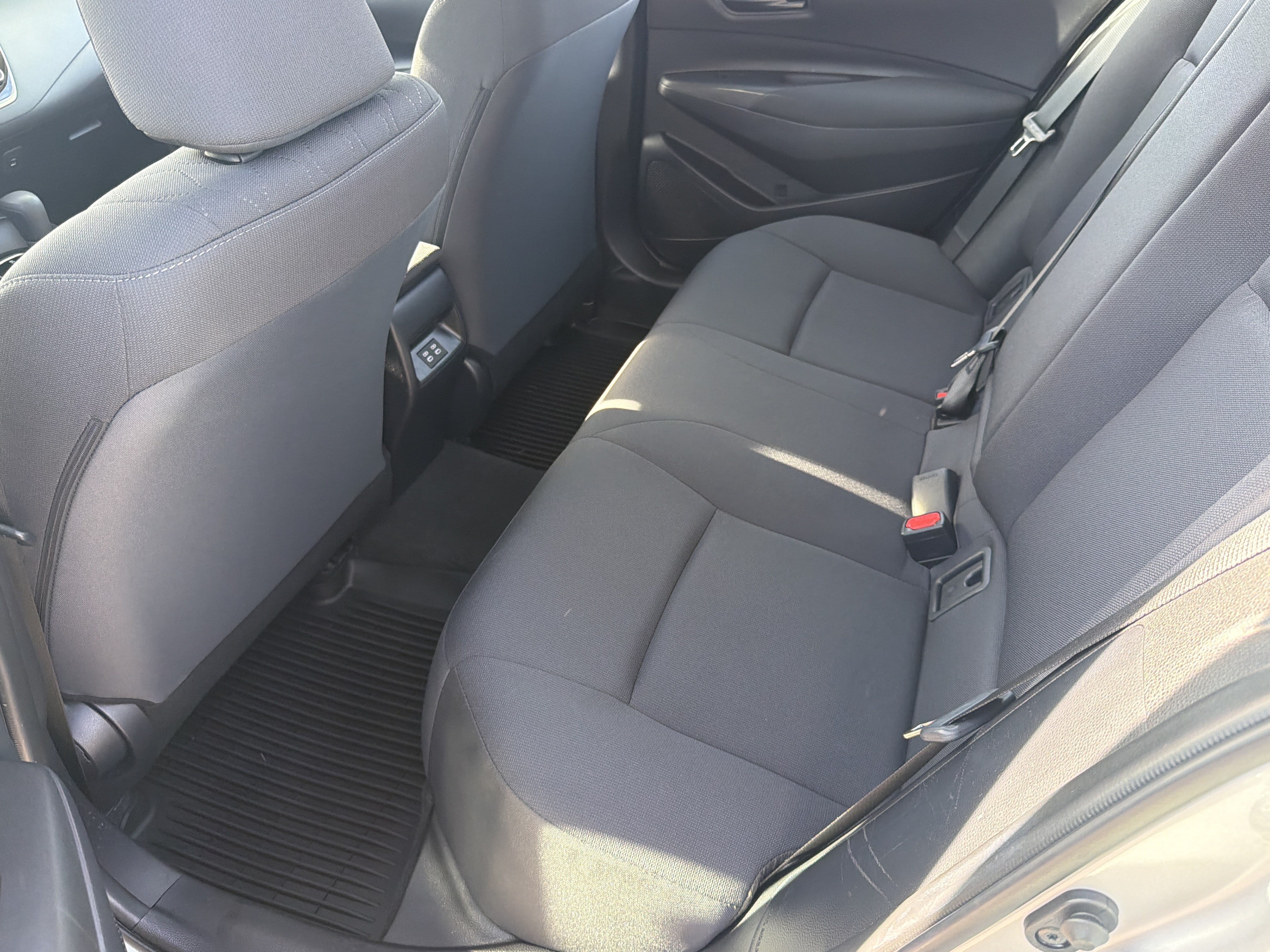 Certified 2025 Toyota Corolla LE w/ Convenience Package FWD image 30