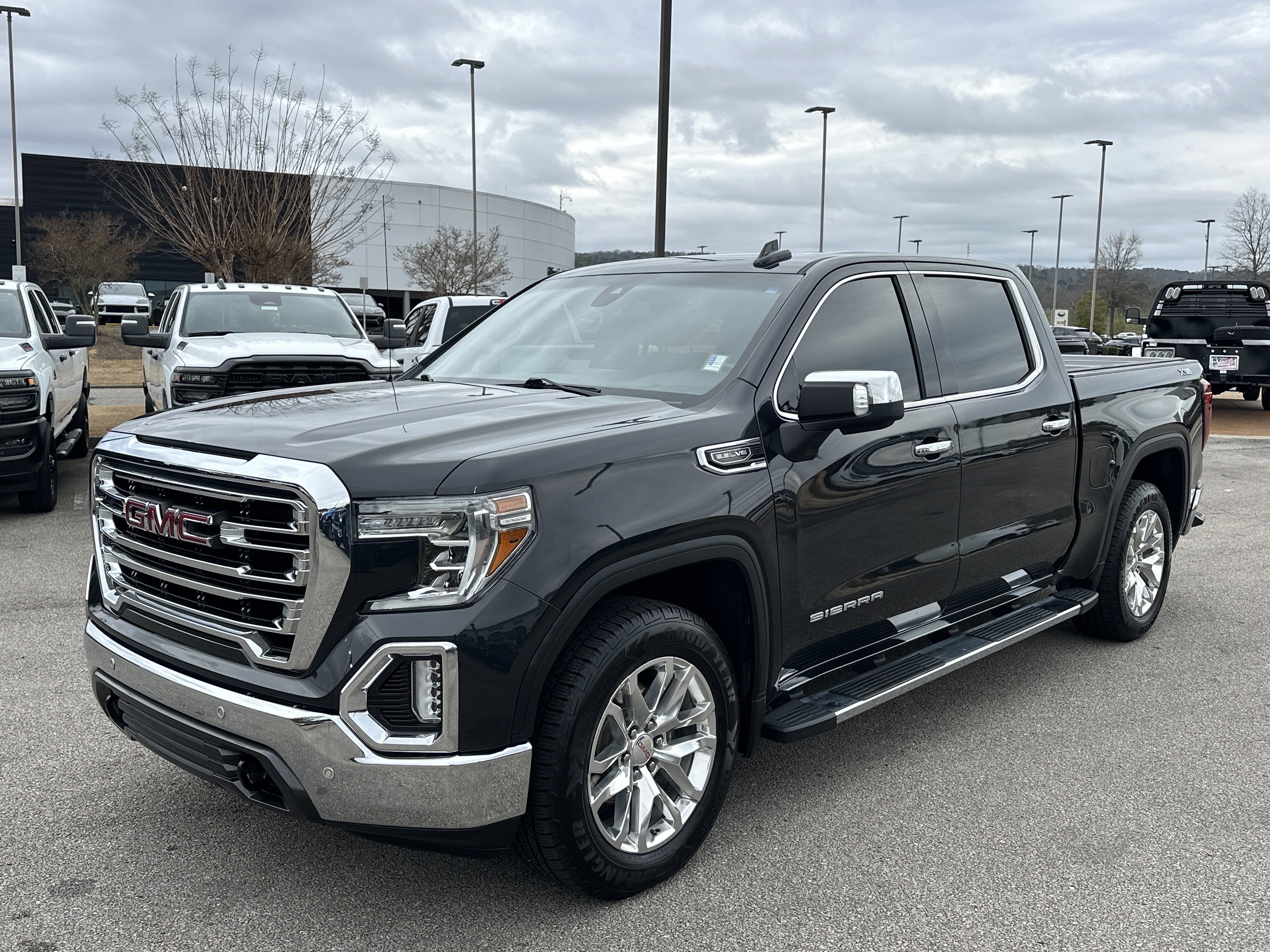 Used 2020 GMC Sierra 1500 SLT w/ SLT Premium Plus Package image 3