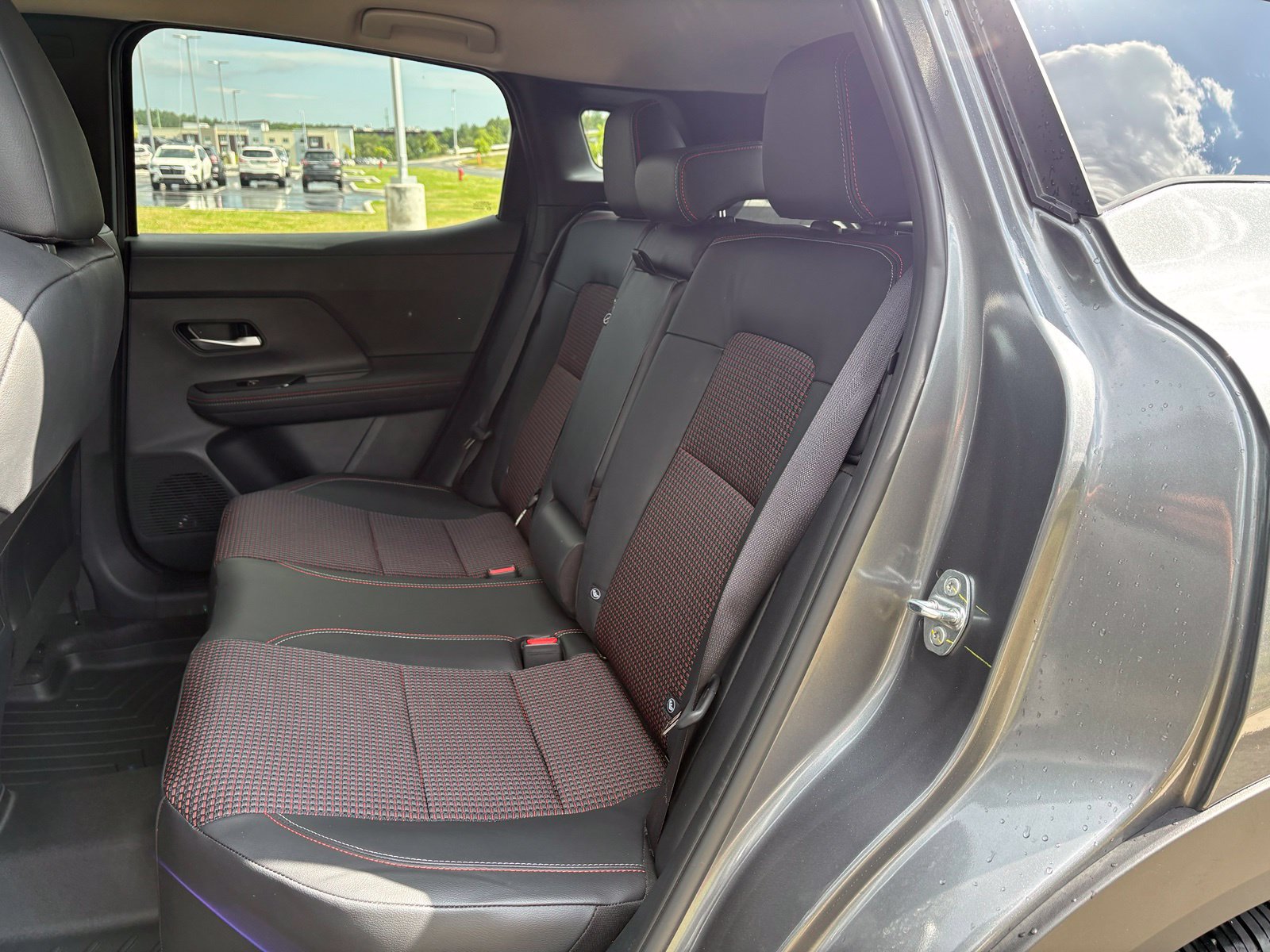 Used 2025 Nissan Kicks SR AWD/4WD image 31