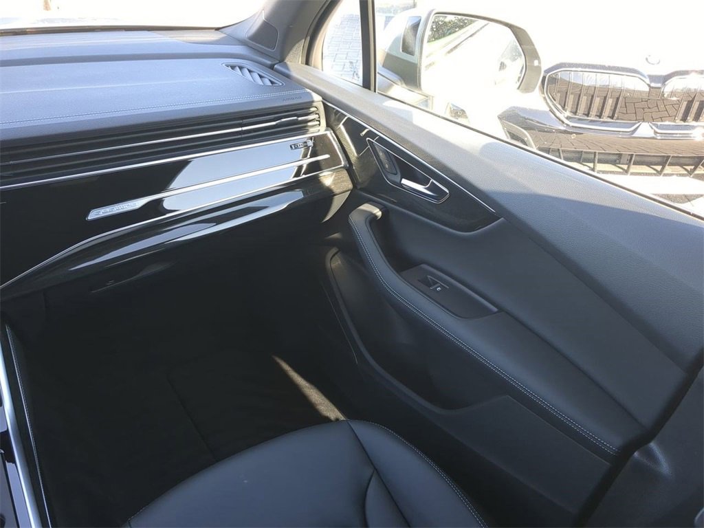 Used 2025 Audi Q7 3.0T Premium Plus image 18