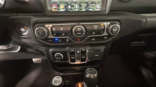 Used 2023 Jeep Wrangler Unlimited Sahara w/ Cold Weather Group AWD/4WD image 22