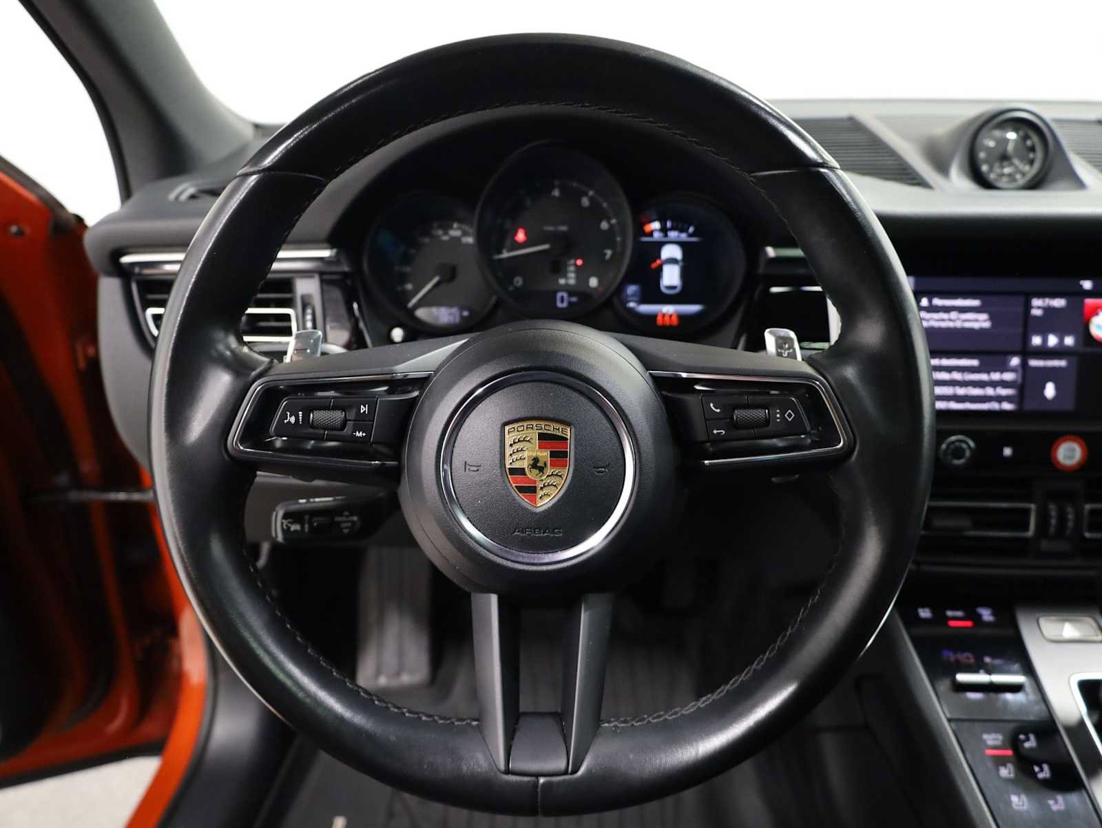 Certified 2022 Porsche Macan AWD/4WD image 25