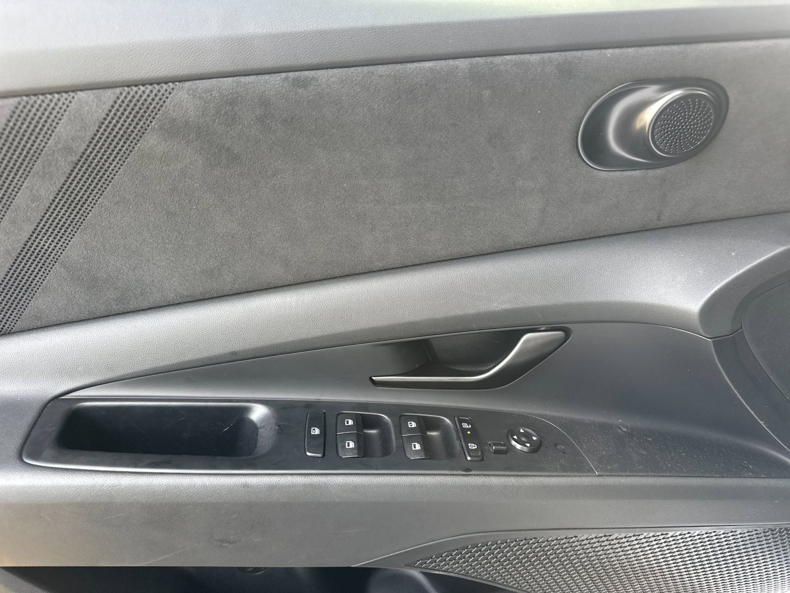 Used 2025 Hyundai Elantra N image 10