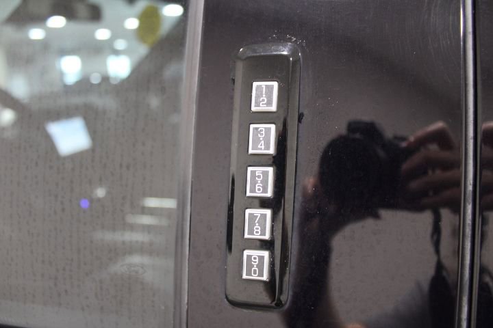 Used 2018 Ford F150 Raptor w/ Equipment Group 802A Luxury image 16