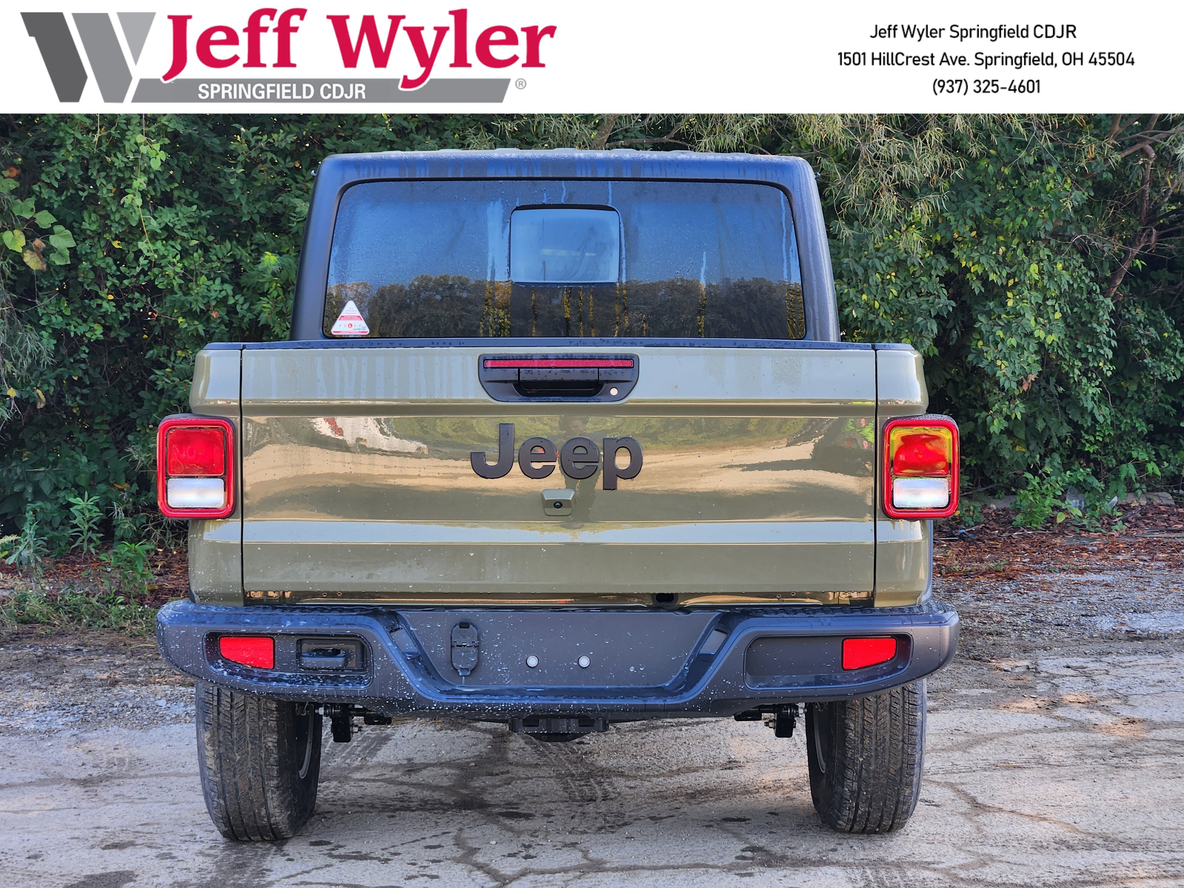 New 2025 Jeep Gladiator Sport image 16