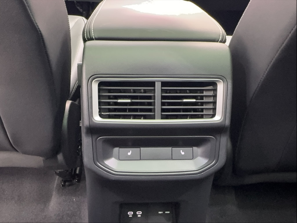 Used 2026 Volkswagen Atlas Cross Sport SEL R-Line AWD/4WD image 41