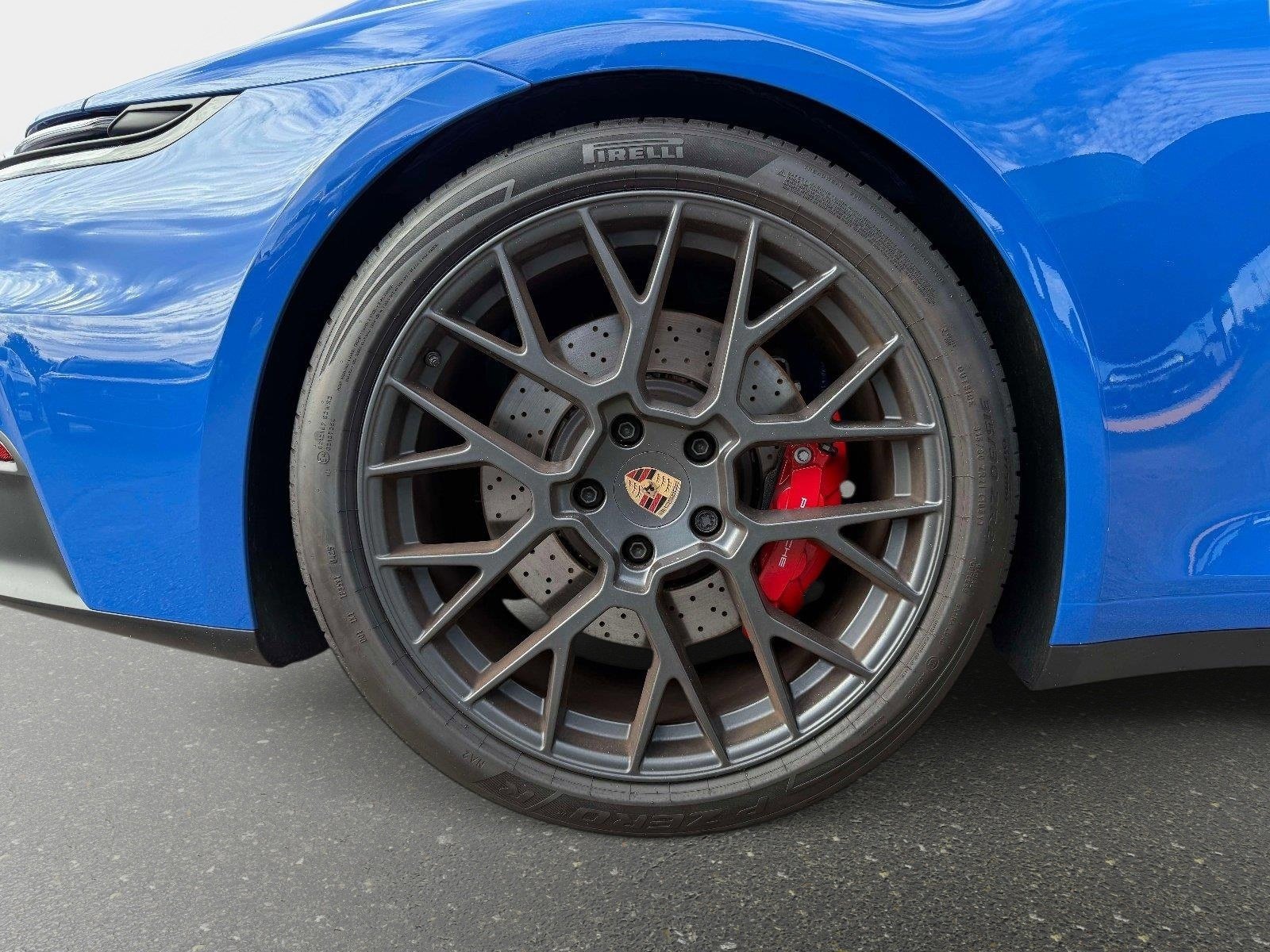 Used 2025 Porsche 911 Carrera GTS image 19