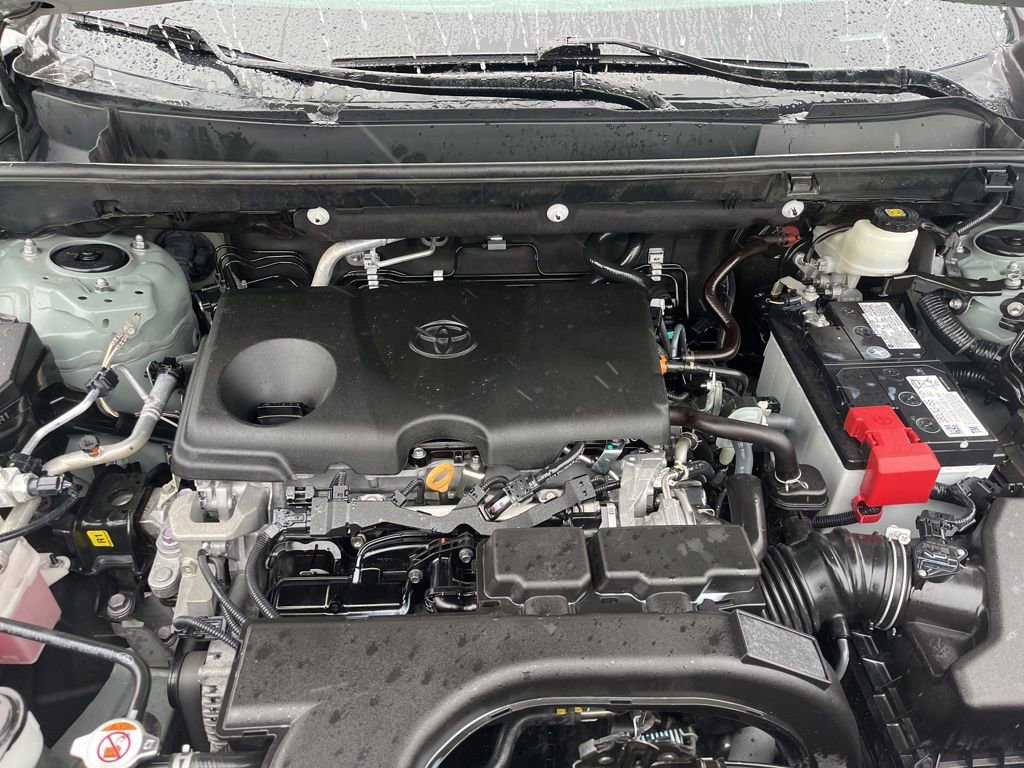 Used 2021 Toyota RAV4 XLE w/ Convenience Package image 13