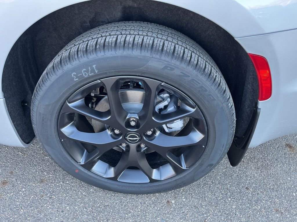 New 2026 Chrysler Pacifica Select w/ S Appearance Package image 8