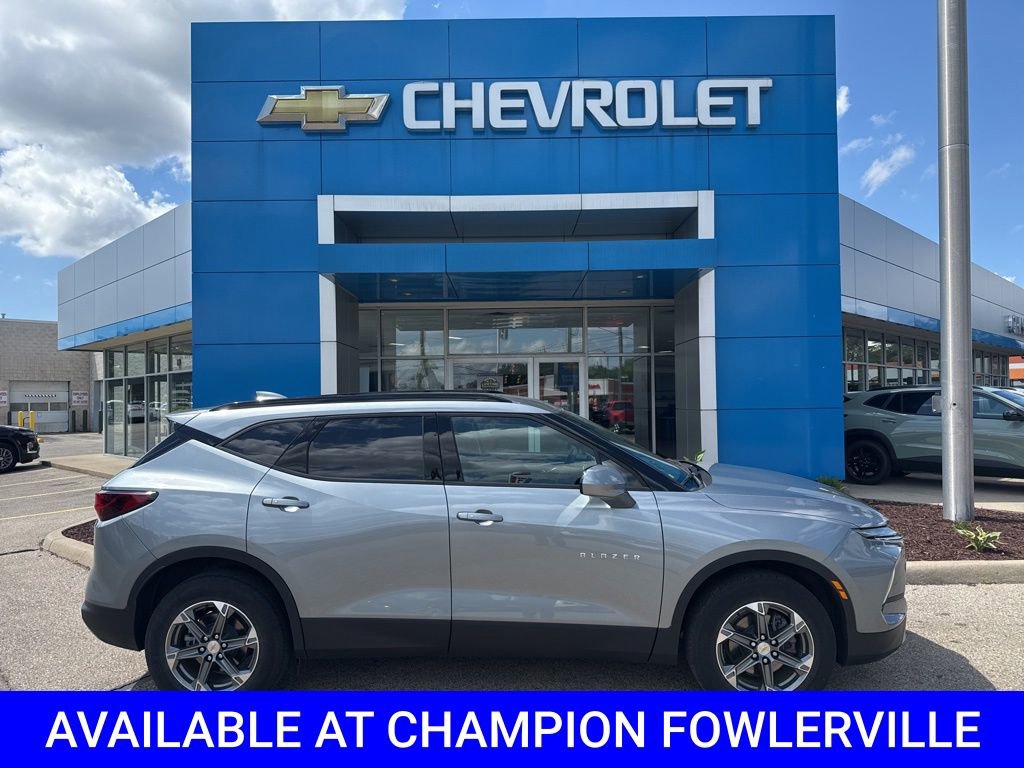 Used 2024 Chevrolet Blazer LT w/ Convenience Package AWD/4WD image 2