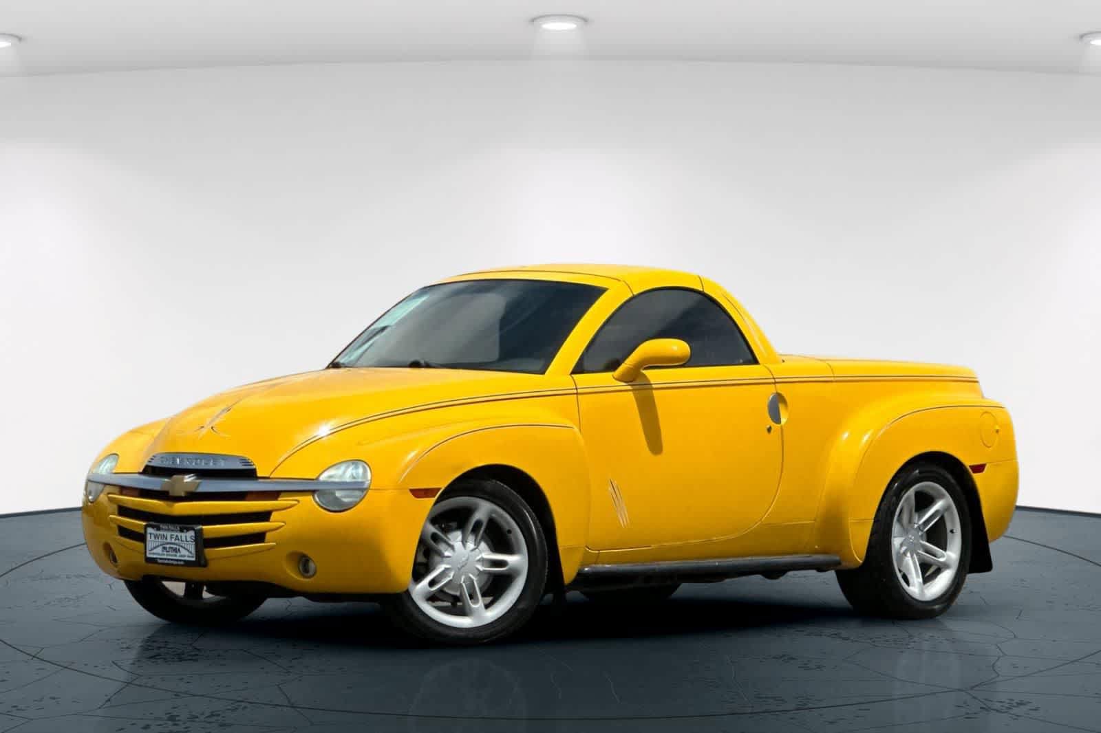 Used 2004 Chevrolet SSR w/ Preferred Equipment Group