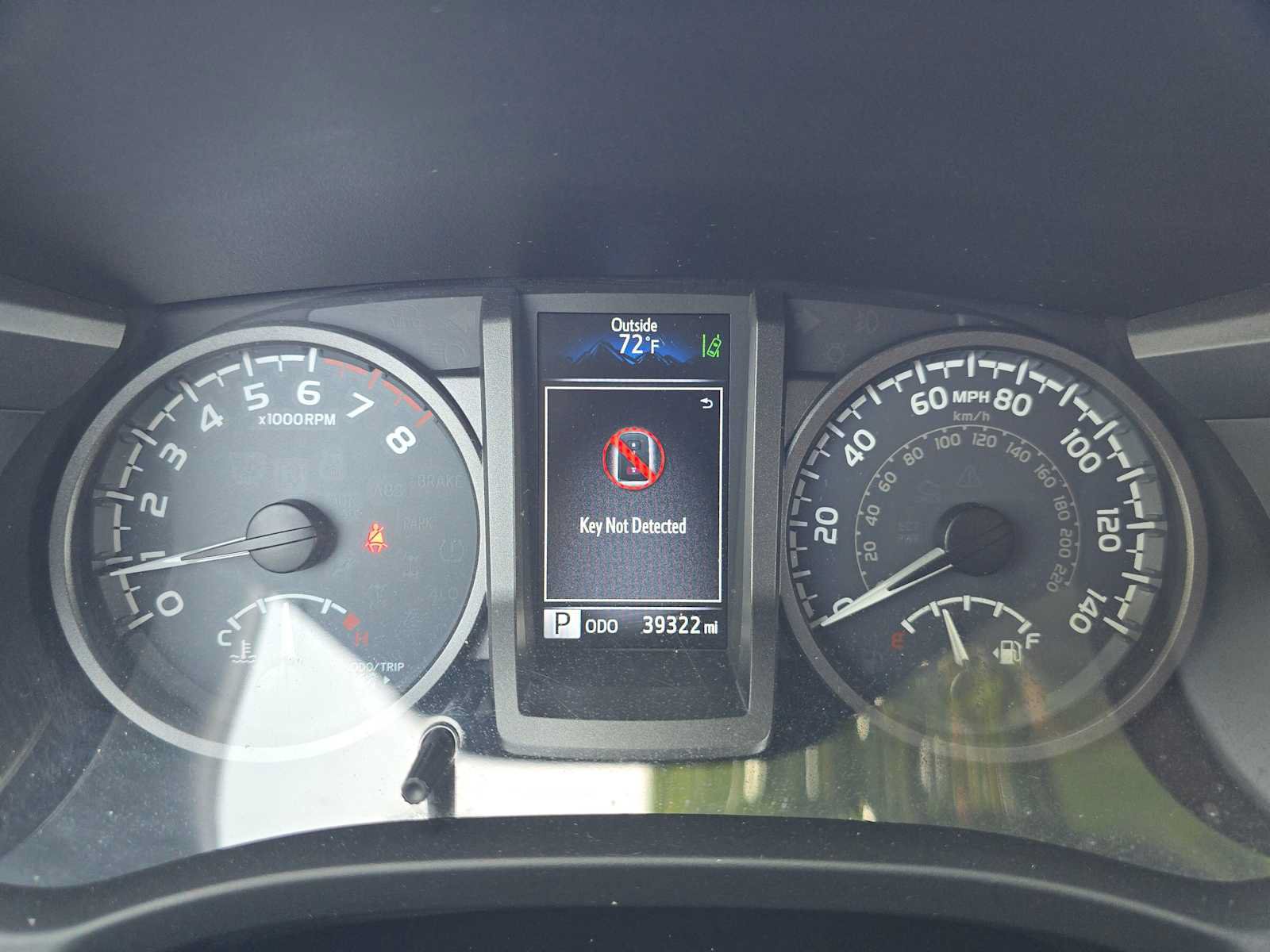 Used 2018 Toyota Tacoma TRD Off-Road w/ Technology Package AWD/4WD image 25