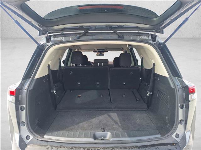 Used 2022 Nissan Pathfinder SV w/ SV Black Package FWD image 17