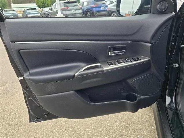 Used 2024 Mitsubishi Outlander Sport SE AWD/4WD image 19