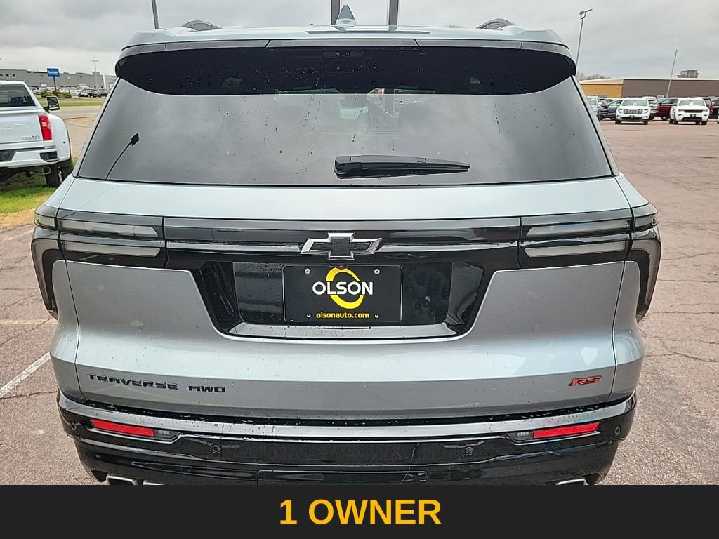 Used 2024 Chevrolet Traverse RS w/ LPO, Floor Liner Package image 5