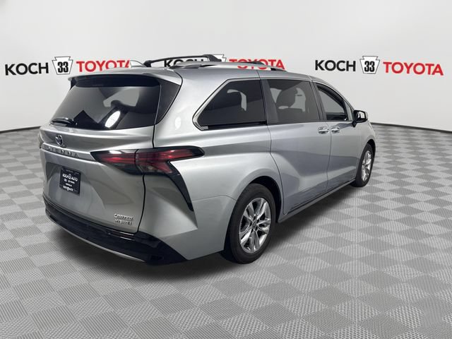 Used 2022 Toyota Sienna Limited AWD/4WD image 17