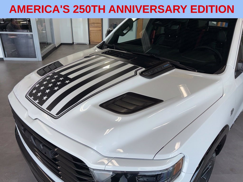 New 2026 RAM 1500 Laramie AWD/4WD image 11