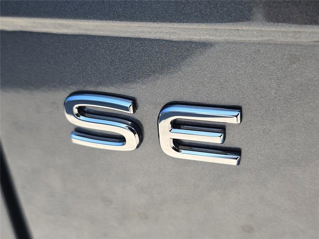 Used 2023 Volkswagen Tiguan SE R-Line image 6