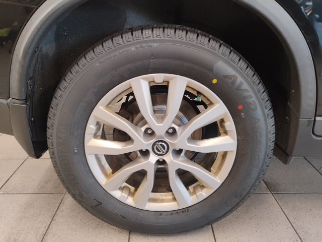 Used 2020 Nissan Rogue SV image 10