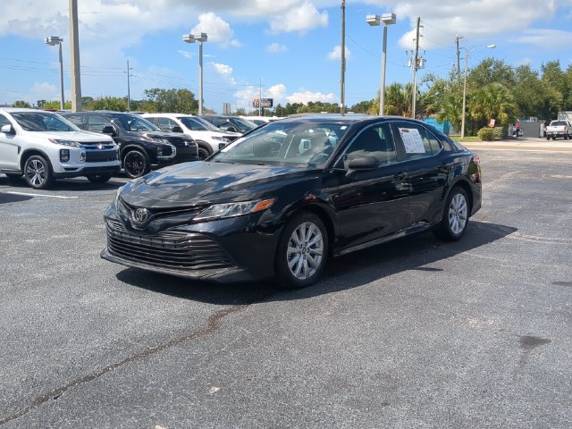 Used 2019 Toyota Camry LE FWD image 2