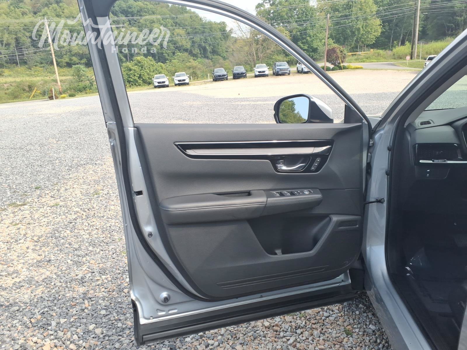 Used 2025 Honda CR-V EX-L image 13