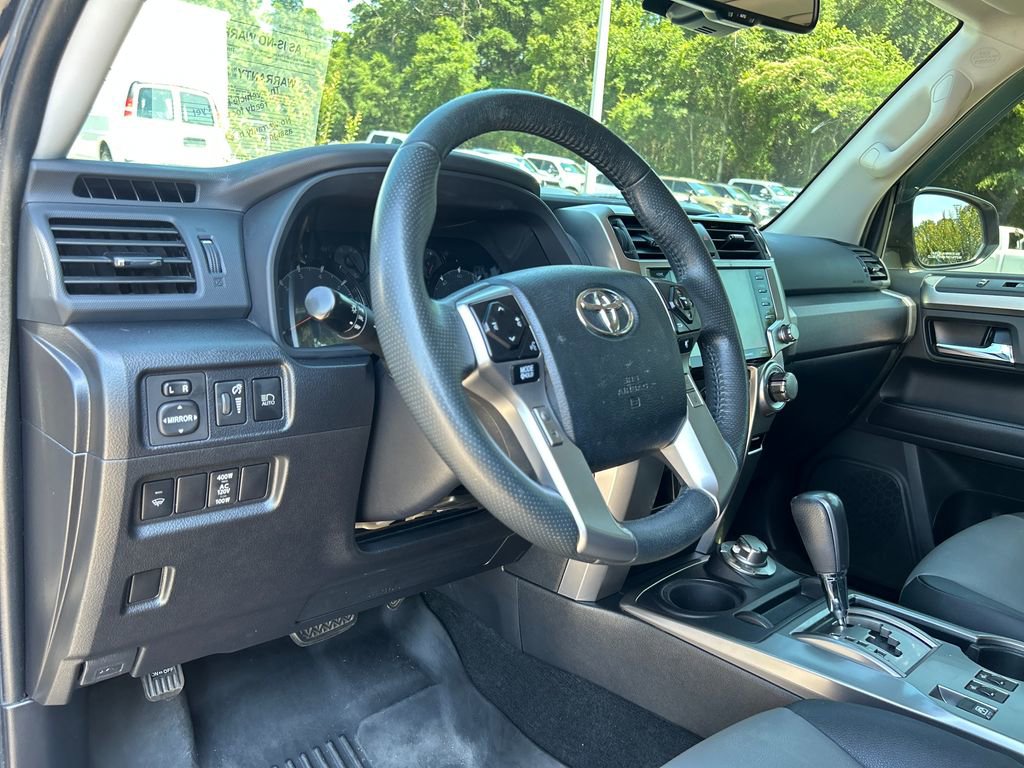 Used 2021 Toyota 4Runner SR5 Premium w/ Moonroof Package AWD/4WD image 10
