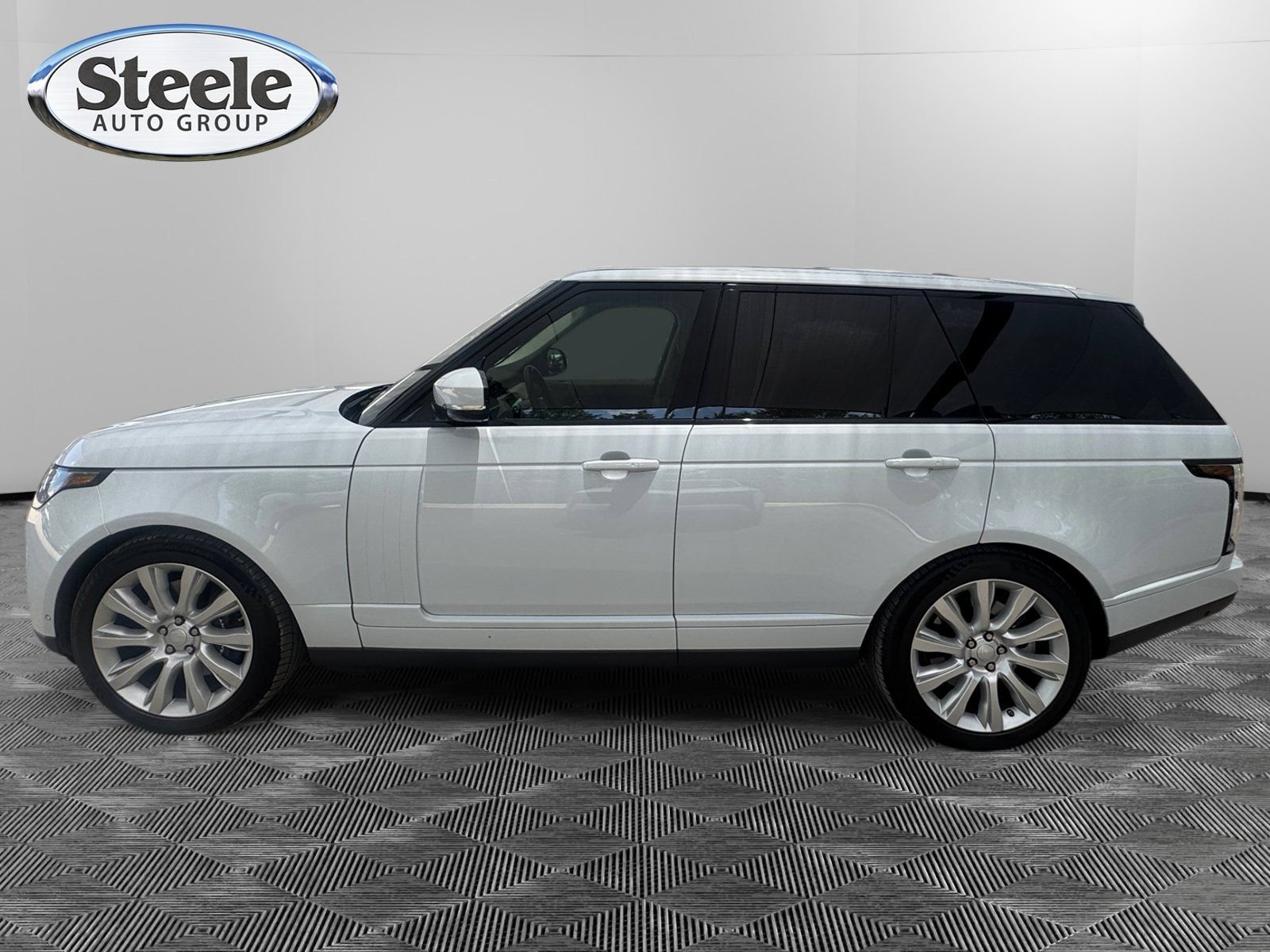 Used 2020 Land Rover Range Rover HSE AWD/4WD image 2