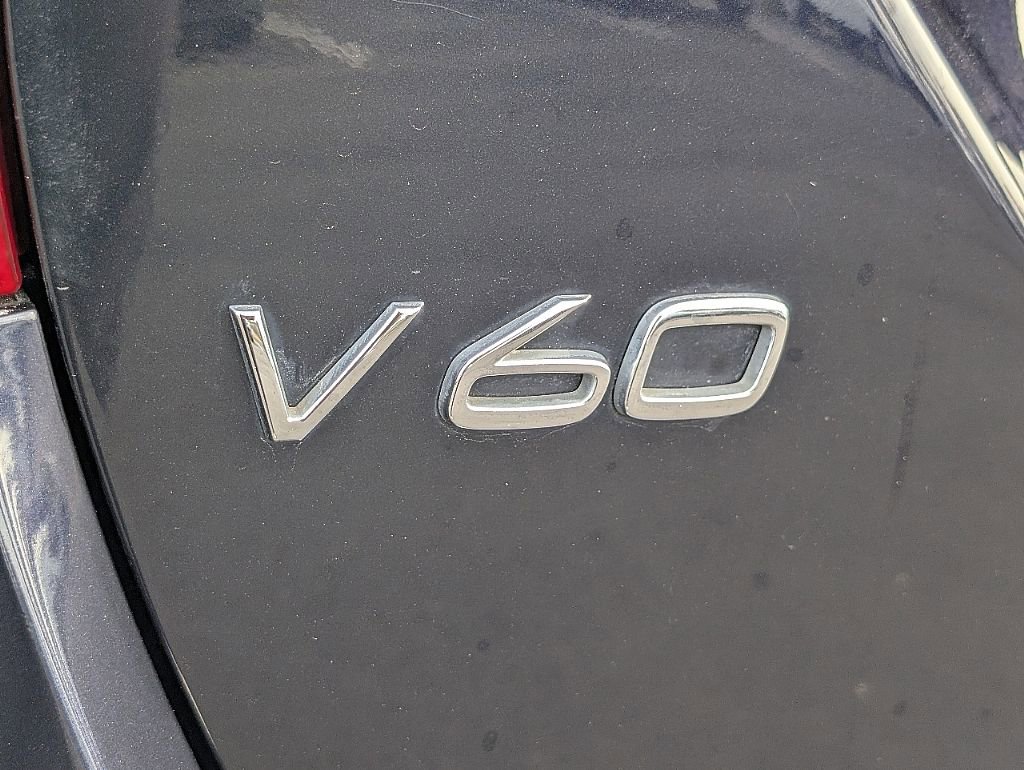 Used 2017 Volvo V60 T5 Premier w/ Convenience Package image 11