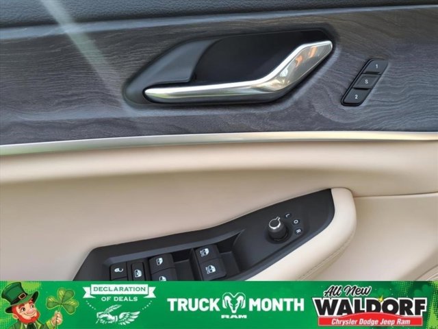 New 2025 Jeep Grand Cherokee L Limited image 10