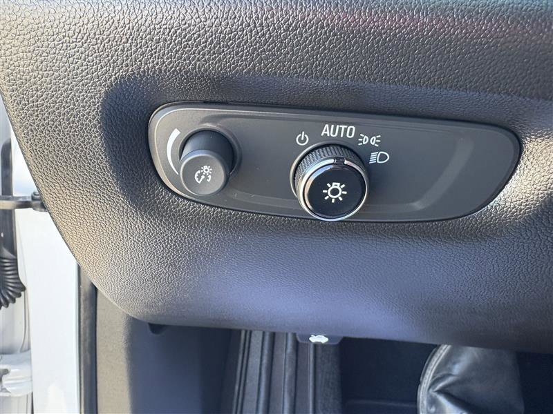 Used 2022 Chevrolet Traverse LT w/ Midnight/Sport Edition image 22