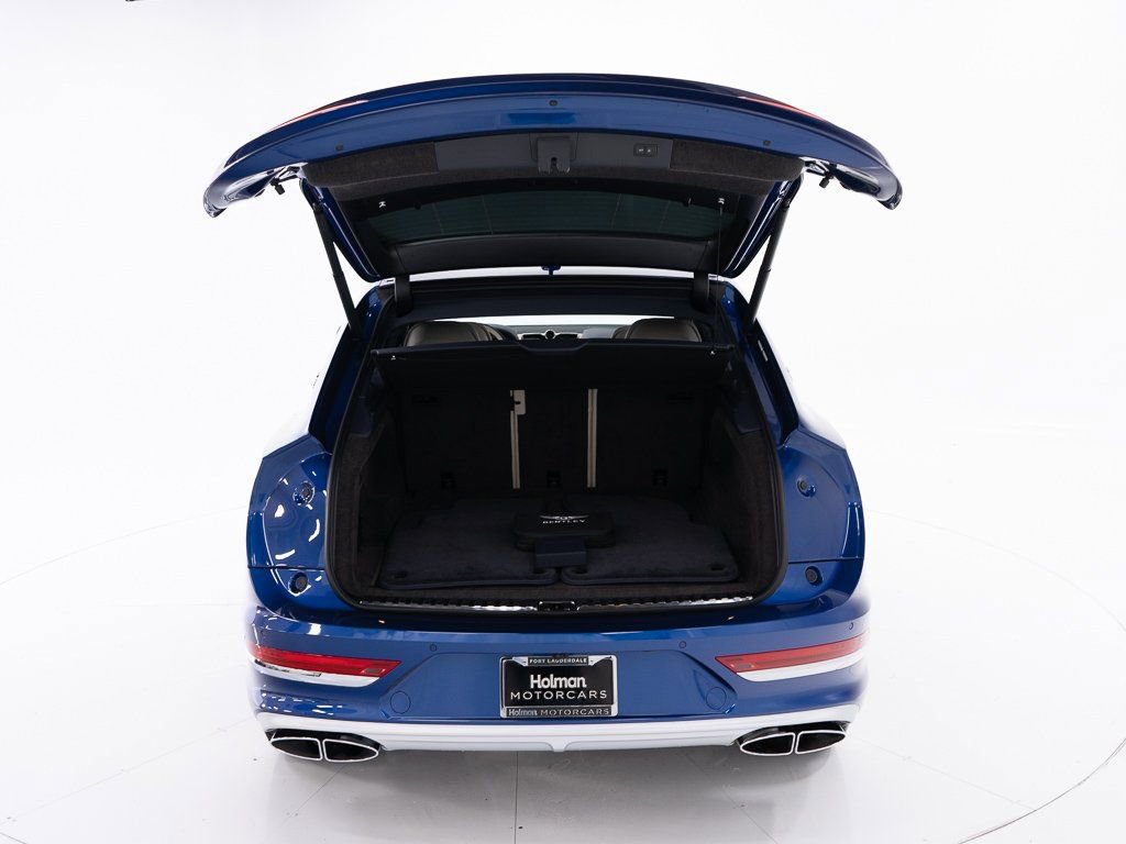 New 2025 Bentley Bentayga Extended Wheelbase image 42