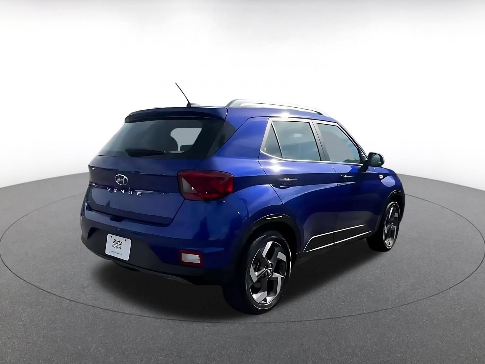 Used 2025 Hyundai Venue SEL FWD image 14